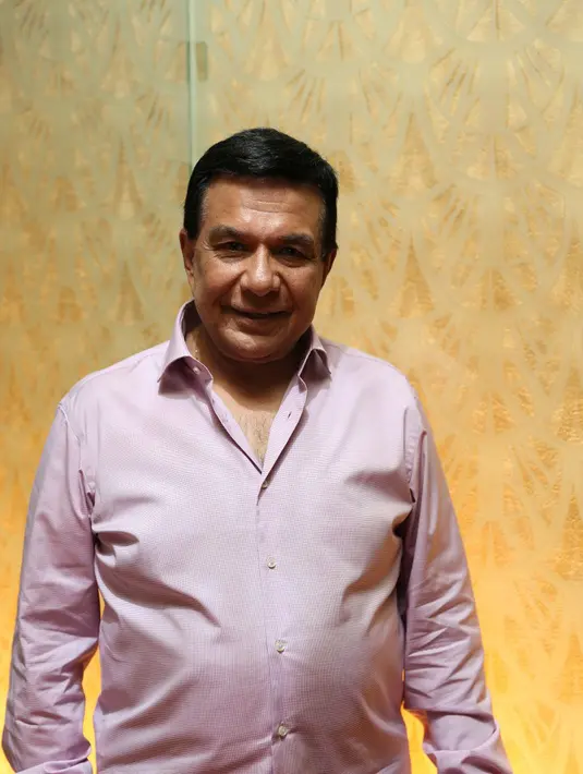 Kerugian itu tak ada arti ketika ia yang terbiasa menggelontorkan sajian komersil, menjadi pionir bagi produser lain dalam mendukung kehadiran film art yang berkualitas. (Andy Masela/Bintang.com)