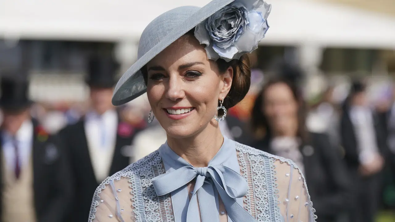 Kate Middleton Sempat Mengungkap Apa Saja Pekerjaan yang Pernah Dilakoninya Sebelum Menjadi Anggota Kerajaan Inggris. Siapa Sangka Menantu Raja Charles III Pernah Bekerja Sebagai Pelayan