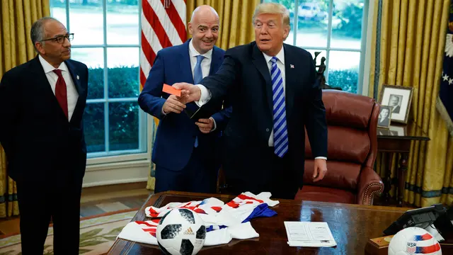 Presiden AS, Donald Trump dan Presiden FIFA, Gianni Infantino