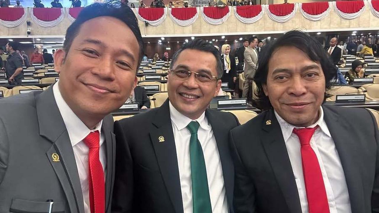 Potret Denny Cagur, Dari Panggung Komedi ke Gedung Parlemen - Kisah Penuh Kejutan dan Dedikasi