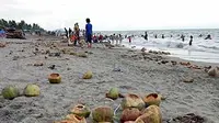 Pedagang Kelapa Muda Reguk Untung Saat Ramadan