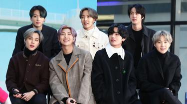 Rayakan Anniversary Ke 7 Begini Karakter Member Bts Berdasarkan Warna Mic Yang Digunakan Lifestyle Fimela Com