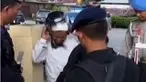 Kontak senjata antara polisi dengan kelompok sipil bersenjata di Poso, hingga unjuk rasa menentang pemberlakuan jam malam di Turki.