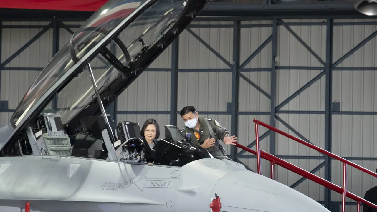 Taiwan Kerahkan Jet Tempur F-16 Baru untuk Hadapi Ancaman China
