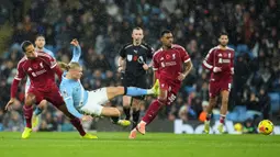 The Reds kalah dengan skor 0-3 dalam laga yang berlangsung di Etihad Stadium, Manchester, Inggris. (AP Photo/Jon Super)