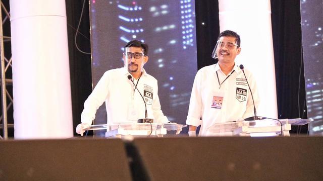 Paslon Wali Kota dan Wakil Wali Kota Surabaya nomor urut 2, Machfud Arifin-Mujiaman