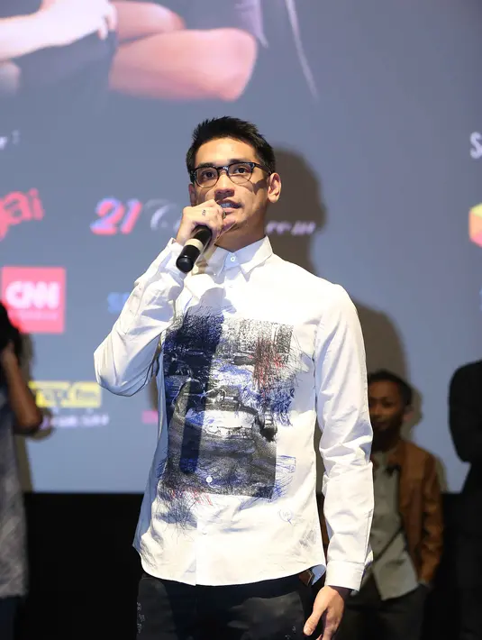 "Jadi yang saya capture di video klip nya itu orang-orang asli, enggak pakai model, jadi benar-benar yang menunjukkan kalau dunia ini indah," jelas Afgan. (Nurwahyunan/Bintang.com)