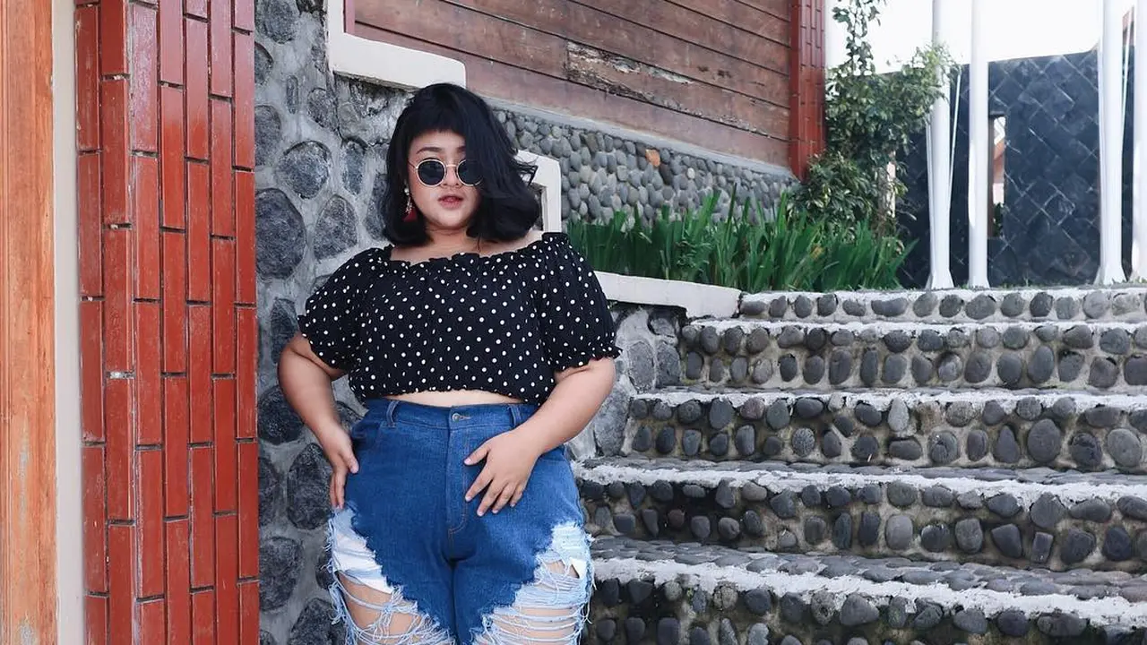 [Bintang] Bukan Sembarang Doraemon, Gaya Plus-Size Selebgram Ini Kalahkan Supermodel!