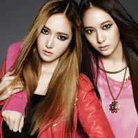Jessica Jung & Krystal Jung (via soratothamax.wordpress.com)
