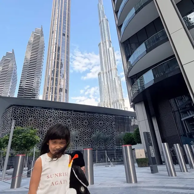 Potret Liburan Ria Ricis dan Moana di Dubai