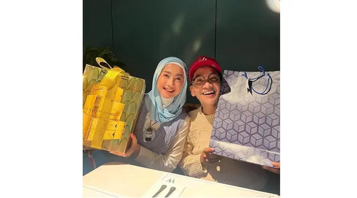 6 Potret Kedekatan Ruben Onsu dan Desy Ratnasari yang Jadi Sorotan, Merasa Nyaman