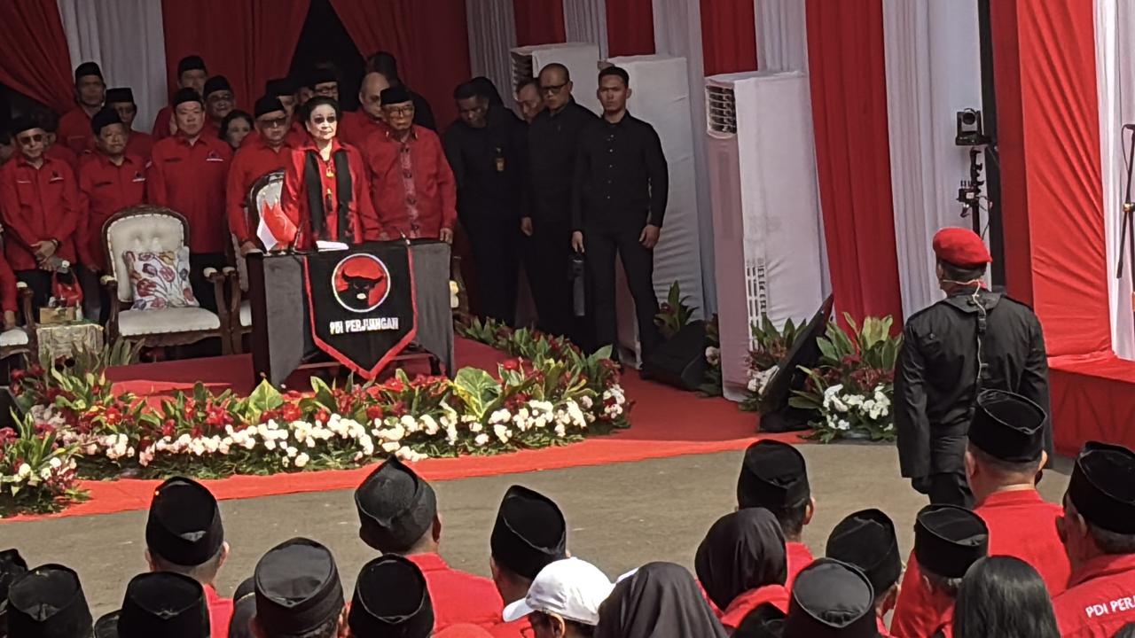 Tak Hadir di Istana, Megawati Pilih Pimpin Upacara HUT RI di Sekolah Partai