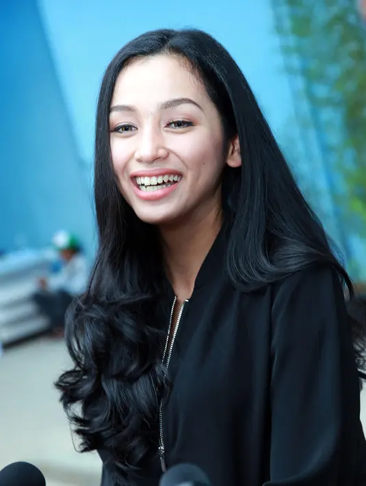 Melanjutkan karier di Malaysia, Tya mendapat dukungan dari suaminya. (Deki Prayoga/Bintang.com)