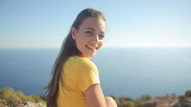 Menunjukkan Kebahagiaan dalam Kesendirian