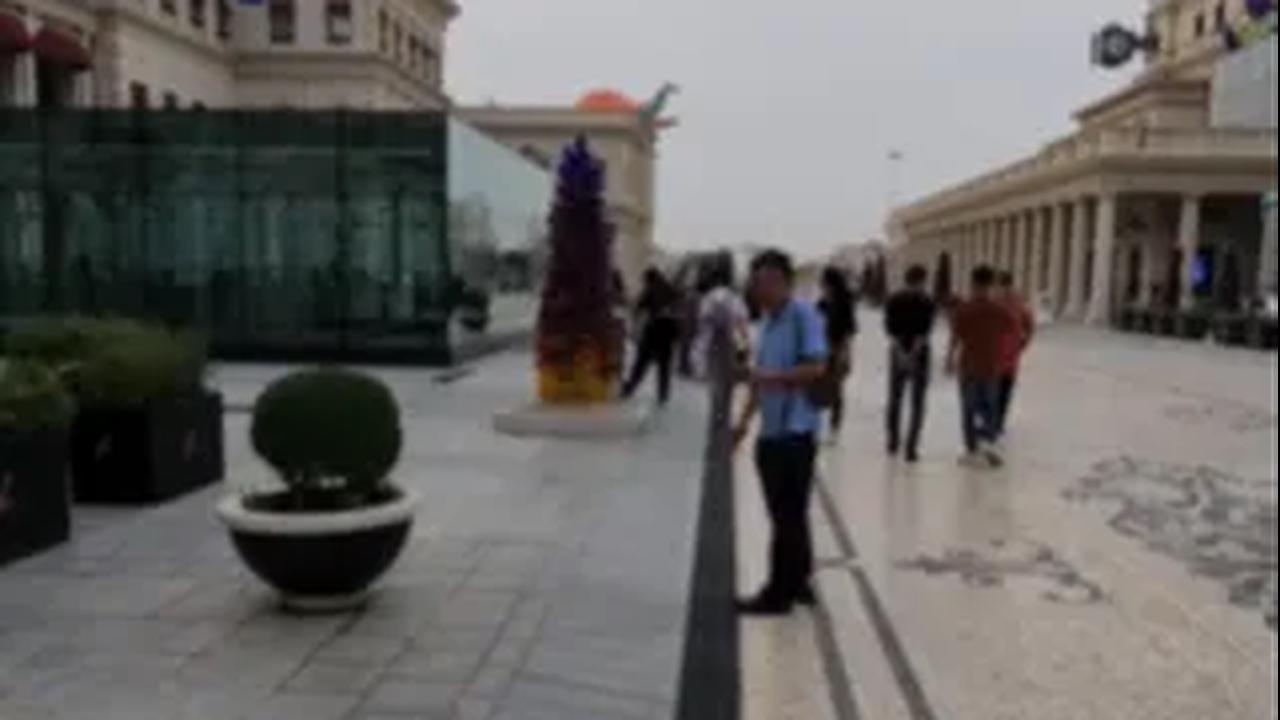 Sejumlah warga negara asing pun turut menyoroti.