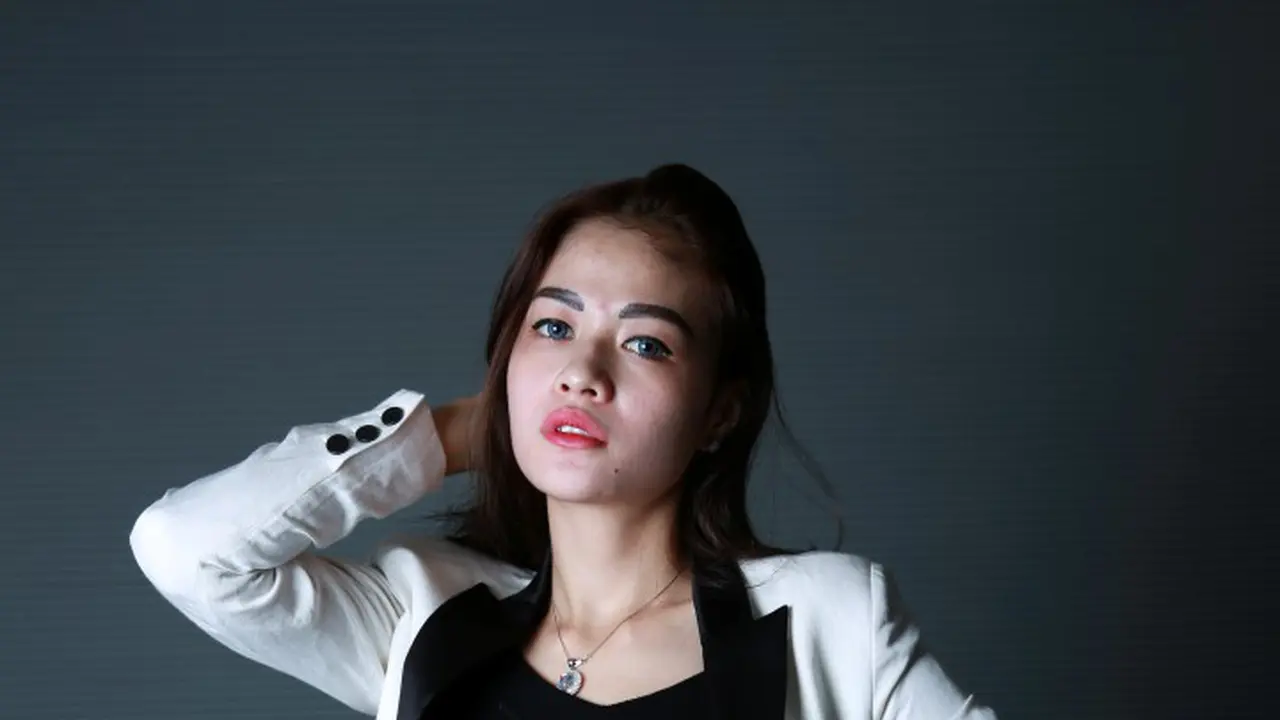 [Bintang] Hesty Klepek Klepek