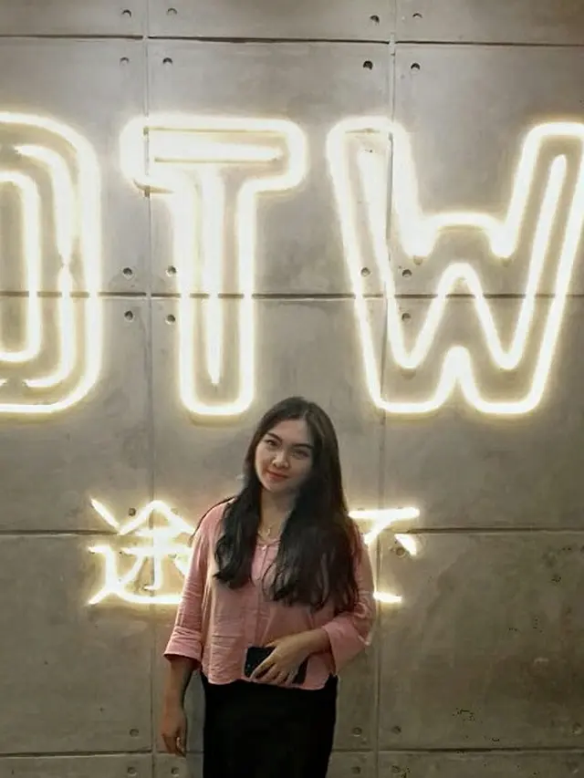 Annisa Zylia Sempat Jadi SPG Pembersih Mobil