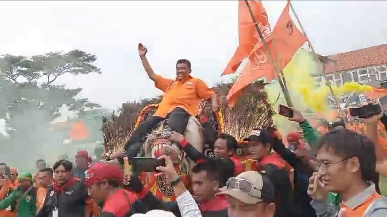 Partai Buruh menyelenggarakan kampanye terakhir pada hari ini, Sabtu (10/2/2024) di Lapangan Karangrejo, Pasuruan, Jawa Timur (Jatim).