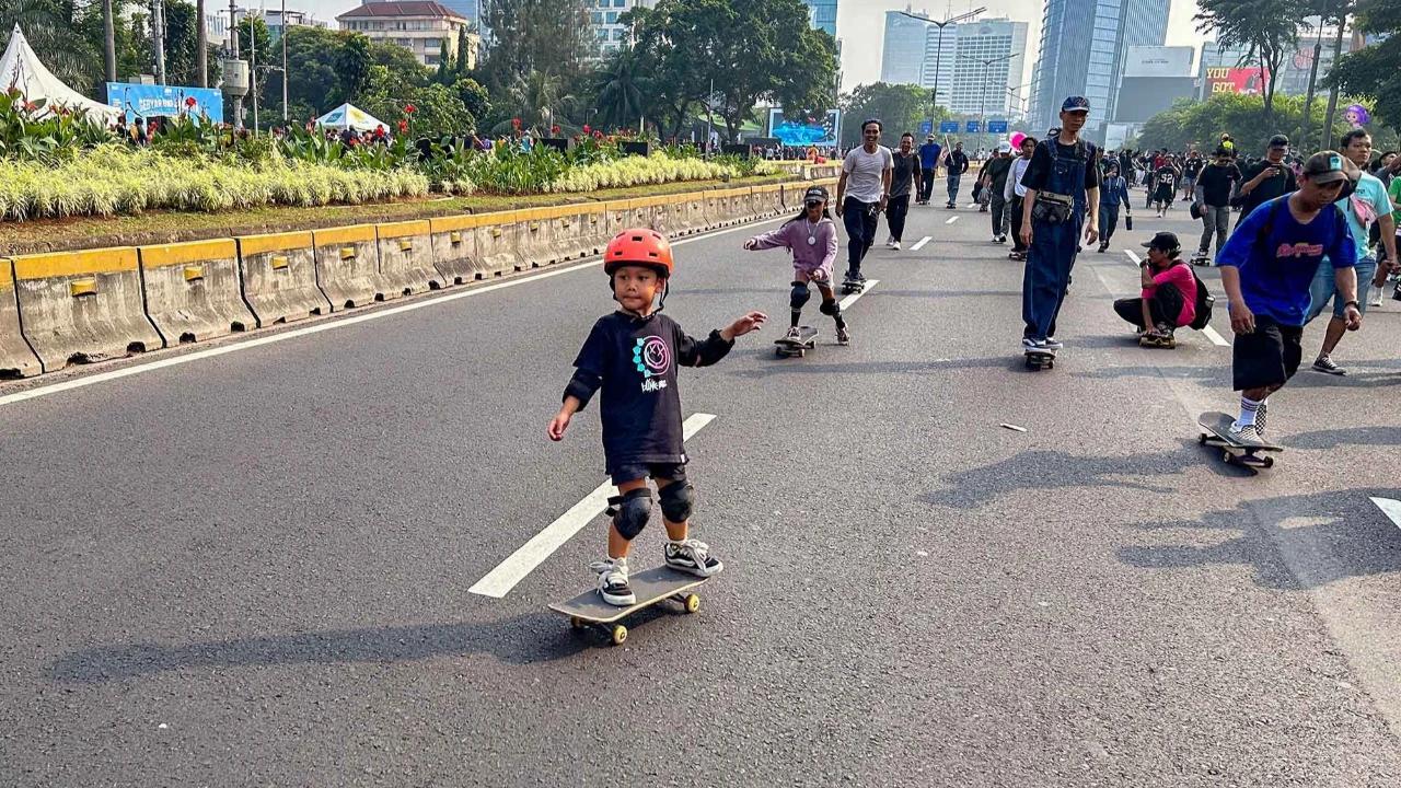 FOTO: Ratusan Skater Ramaikan Perayaan Hari Skateboard Sedunia di Jakarta