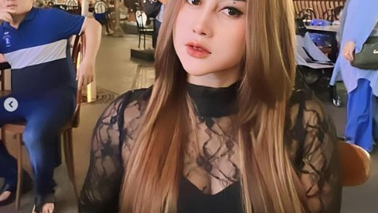 7 Potret Seleb TikTok Istri Polisi Probolinggo yang Ngamuk ke Siswa Magang, Gayanya Disorot