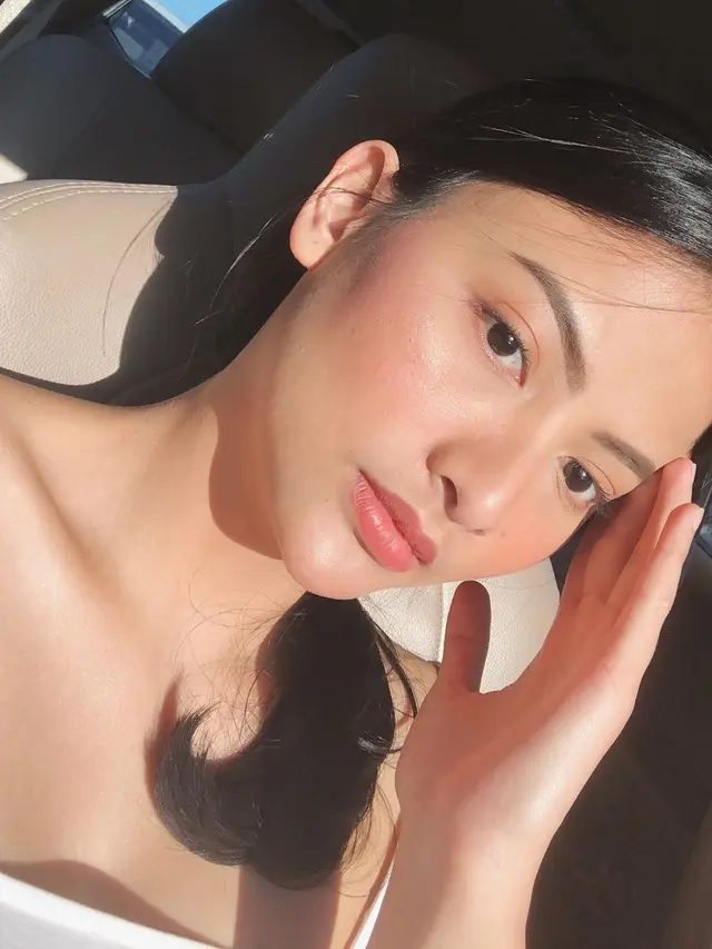 7 Potret Valeria Stahl Selebriti yang Dekat dengan Adipati Dolken