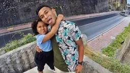 Sebelum bergabung dengan Persebaya, Osvaldo Haay masuk ke tim Persipura junior pada 2015. Bersama tim Mutiara Hitam Muda, kualitas dan kemampuan Osvaldo Haay terus terasah dan makin bersinar. (Liputan6.com/IG/@valdo_haay)