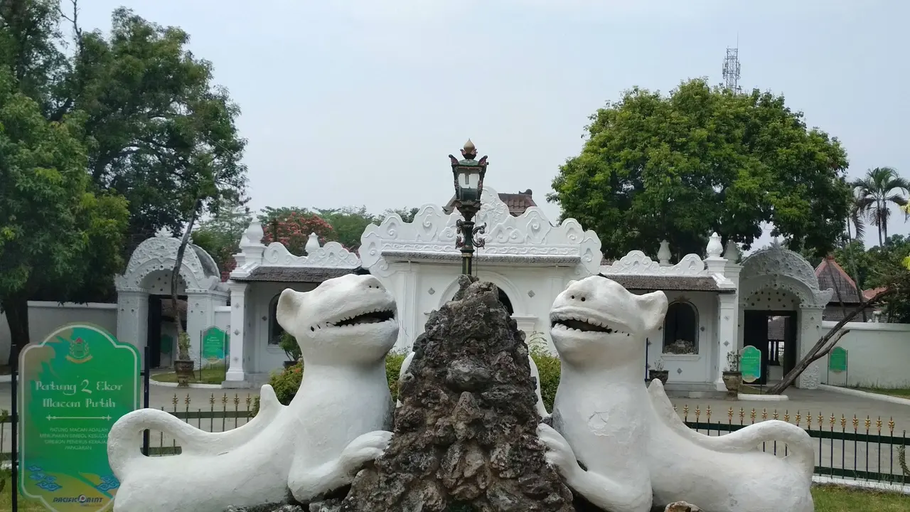 Mengintip Gaji Para Abdi Dalem Keraton Cirebon