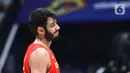 Pemain timnas basket Spanyol, Sergio Llull saat berlaga melawan Iran pada penyisihan Grup G FIBA World Cup 2023 di Indonesia Arena, Gelora Bung Karno, Jakarta, Rabu (30/8/2023). (Liputan6.com/Helmi Fithriansyah)