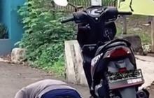 Aksi Pengendara Motor saat Mendapat Makanan Gratis di Jalan Ini Viral, Bikin Haru