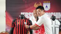 Persipura Jayapura meluncurkan jersey anyar untuk berlaga di Pegadaian Championship 2025/2026, Jumat (1/8/2025). (Dok. Persipura Jayapura)
