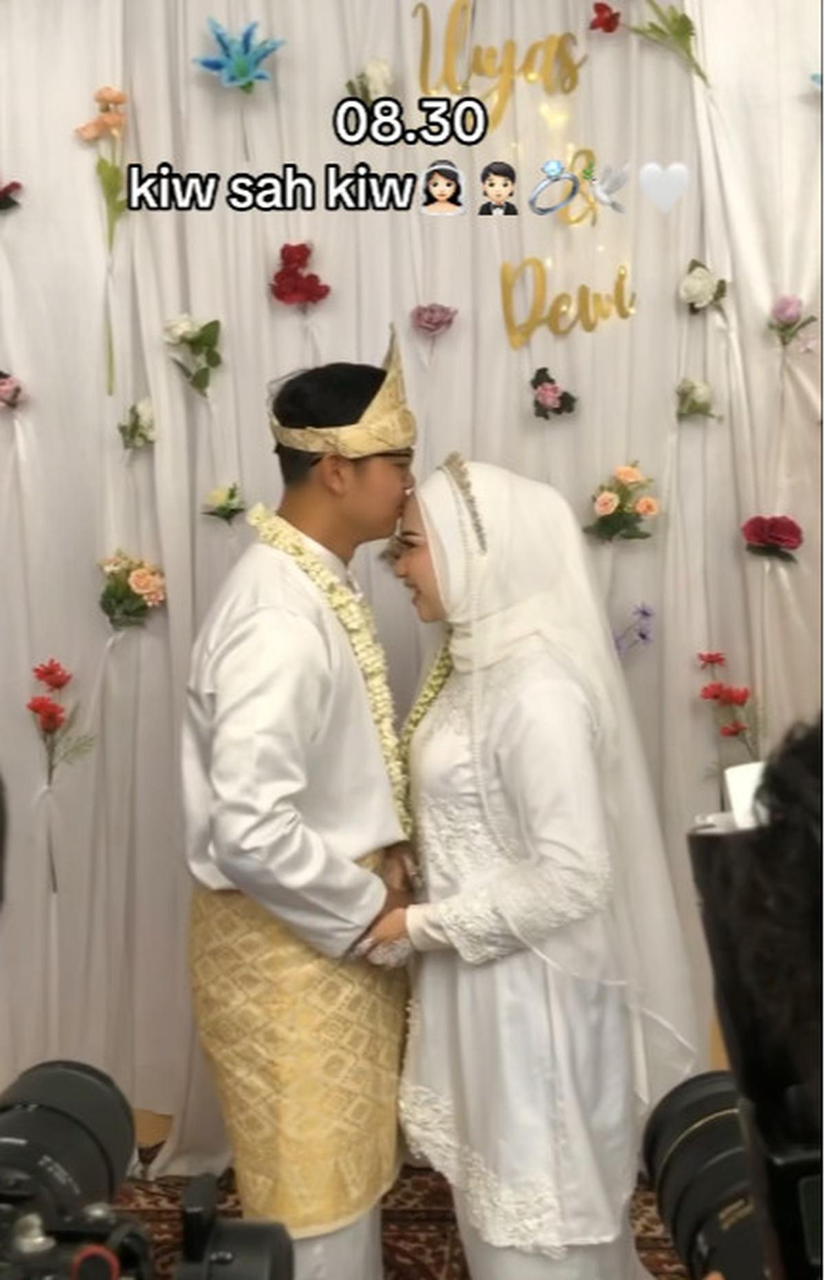 Viral Momen Pasangan Pengantin Pergi Tes CPNS Pasca Lempar Bunga di Hari Pernikahannya, Curi Perhatian