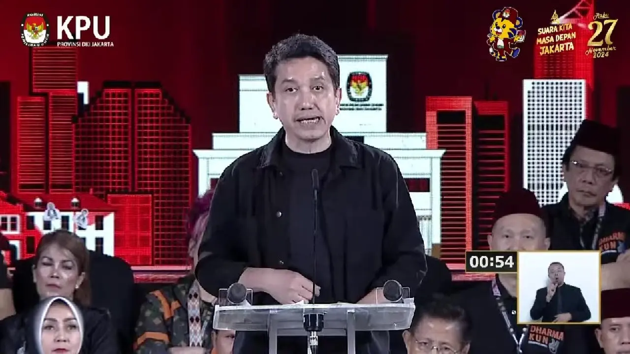 Calon wakil gubernur (Cawagub) nomor urut 2 Kun Wardana saat debat terakhir atau debat ketiga Pilkada Jakarta 2024.