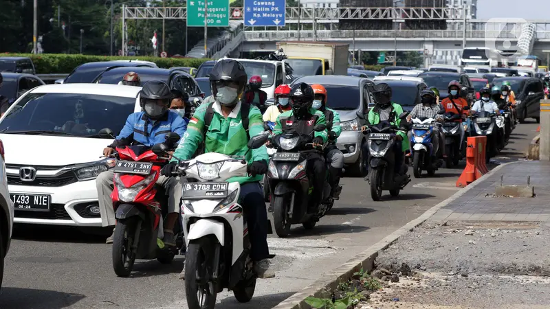 FOTO: Minggu Kedua PPKM Level 4, Mobilitas Warga Jakarta Naik 26 Persen