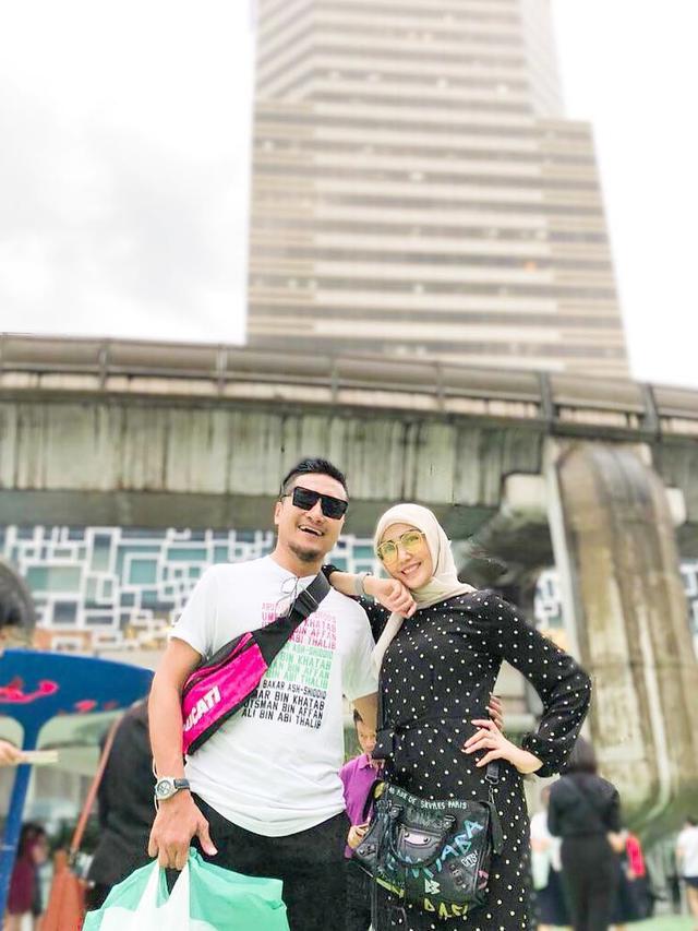 [Bintang] Arie Untung dan Fenita Arie