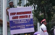 FOTO: Demo Guru Madrasah Swasta Tuntut Diangkat Jadi PPPK