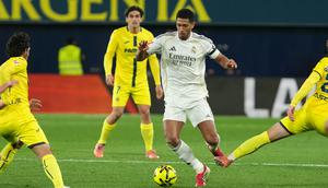 Aksi Jude Bellingham di laga Villarreal dan Real Madrid di jornada 21 Liga Spanyol 2025/2026 di La Ceramica, Minggu (25/01/2026) dini hari WIB. (AP Photo/Alberto Saiz)