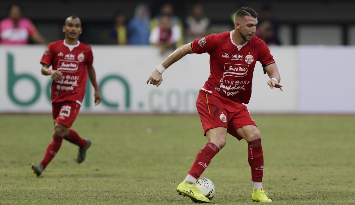 Striker Persija Jakarta, Marko Simic, saat melawan PSIS Semarang pada laga Liga 1 di Stadion Patriot, Bekasi, Minggu (15/9). Persija menang 2-1 atas PSIS. (Bola.com/M Iqbal Ichsan)