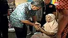 Wakil Ketua Komisi I DPR Hayono Isman menghimbau pihak pegadaian menyelesaikan kasus tiga janda pahlawan secara kekeluargaan. 