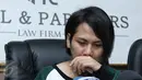 Istri komedian Aming, Evelyn saat jumpa pers di kawasan Permata Hijau, Jakarta, Jumat (3/3). Evelyn mengungkapkan perasaannya usai ditalak satu oleh Aming. (Liputan6.com/Herman Zakharia)