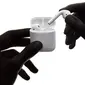 Bentuk AirPod, earphone anyar dari Apple yang bebas kabel (sumber: apple.com)