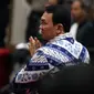 Terdakwa Basuki Tjahaja Purnama atau Ahok setelah mendengarkan pembacaan putusan sidang oleh Majelis Hakim di Kementan, Jakarta, Selasa (9/5). Pada sidang vonis, majelis hakim memvonis Ahok pidana penjara dua tahun. (Liputan6.com/RAMDANI/Pool)