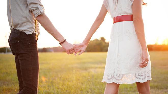 Kenapa Wanita yang Penampilannya Biasa Punya Pacar Ganteng ...