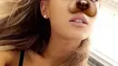 Ariana Grande menggemaskan dengan filter anjing ya! (snapchat/arianagrande)