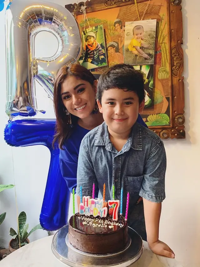 Jarang Terekspos, Ini 6 Momen Kebersamaan Thalita Latief dan Buah Hati
