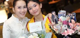 Ayu Ting Ting saat Hadir Wisuda Bilqis yang Lulus SD. [@ayutingting92]