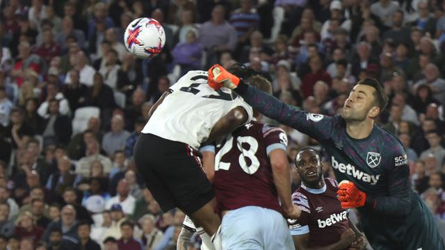 Foto: Aksi Pemain West Ham Bikin MU Tak Berkutik