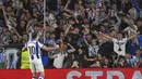 Pemain Real Sociedad, Mikel Oyarzabal melakukan selebrasi setelah mencetak gol penyeimbang 1-1 melalui tendangan penalti ke gawang Manchester United dalam laga leg 1 babak 16 besar Liga Europa 2024/2025 di Anoeta Stadium, San Sebastian, Spanyol, Jumat (07/03/2025) dini hari WIB. (AP Photo/Miguel Oses)