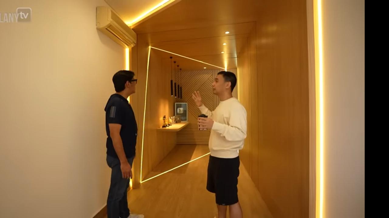 Andre Taulany Melongo Melihat Kantor Komika Raditya Dika Sejuk dan Nyaman, di Dalamnya Ada Kolam Renang