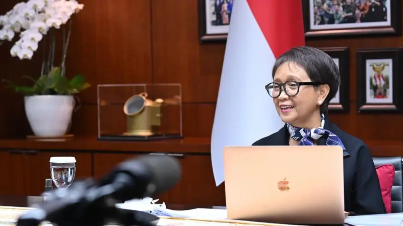 Menlu Retno menyampaikan dalam pertemuan COVAX tentang perjuangan Presidensi G20 untuk infrastruktur kesehatan global. (Dok: Kemlu RI)