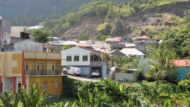Kondisi Pantai Kalumata Ternate Selatan